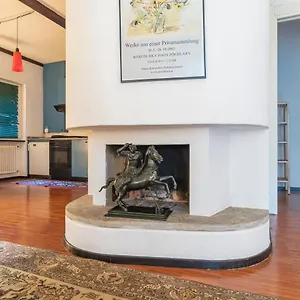 Apartment Lovely Flat De Castilla 7, Milan